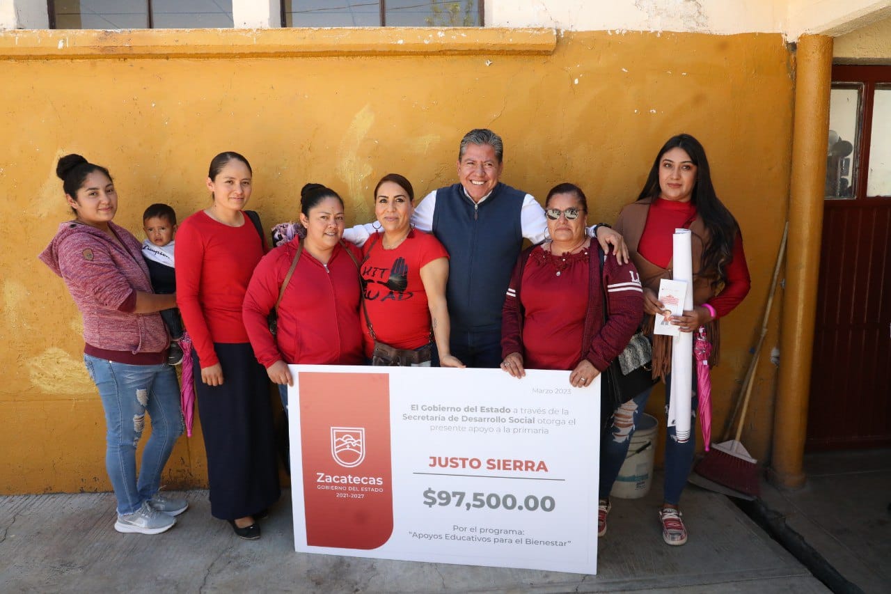 Entrega Gobernador David Monreal recursos para uniformes de 3 mil niñas y niños de Sain Alto