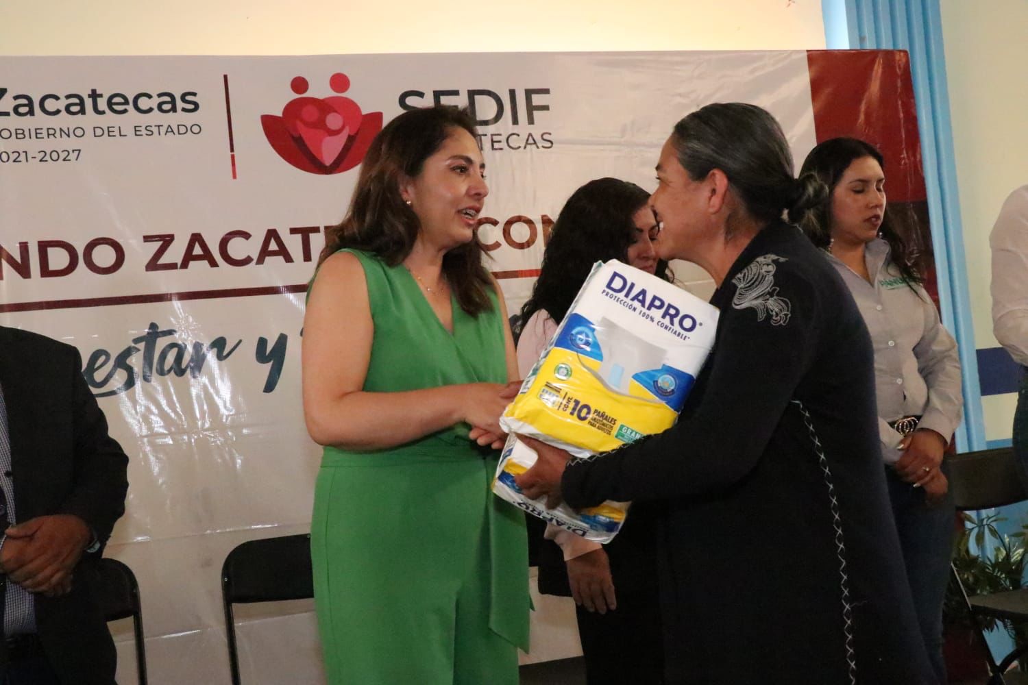 Lleva SEDIF a habitantes de Pánuco decenas de servicios, atenciones y apoyos gratuitos