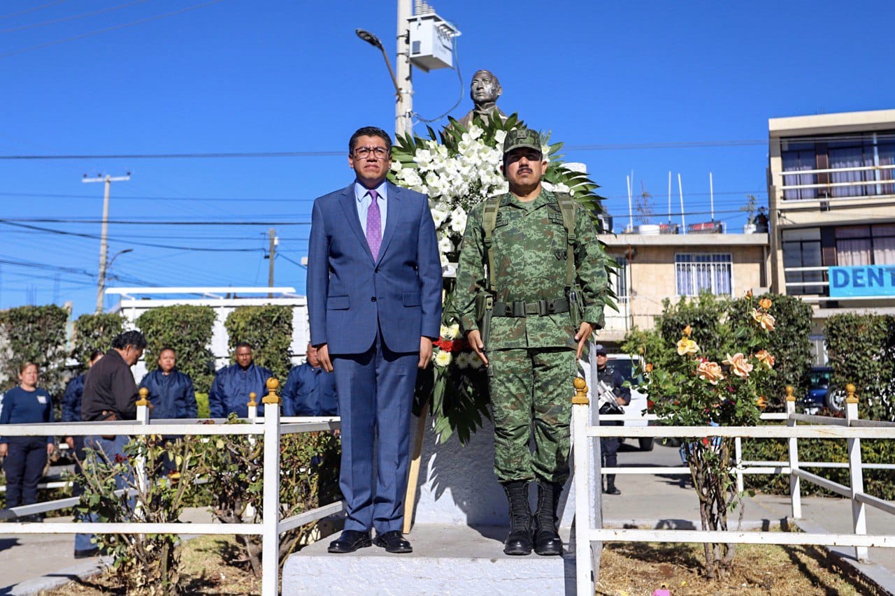 CONMEMORAN EL 217 ANIVERSARIO DEL NATALICIO DE BENITO JUAREZ