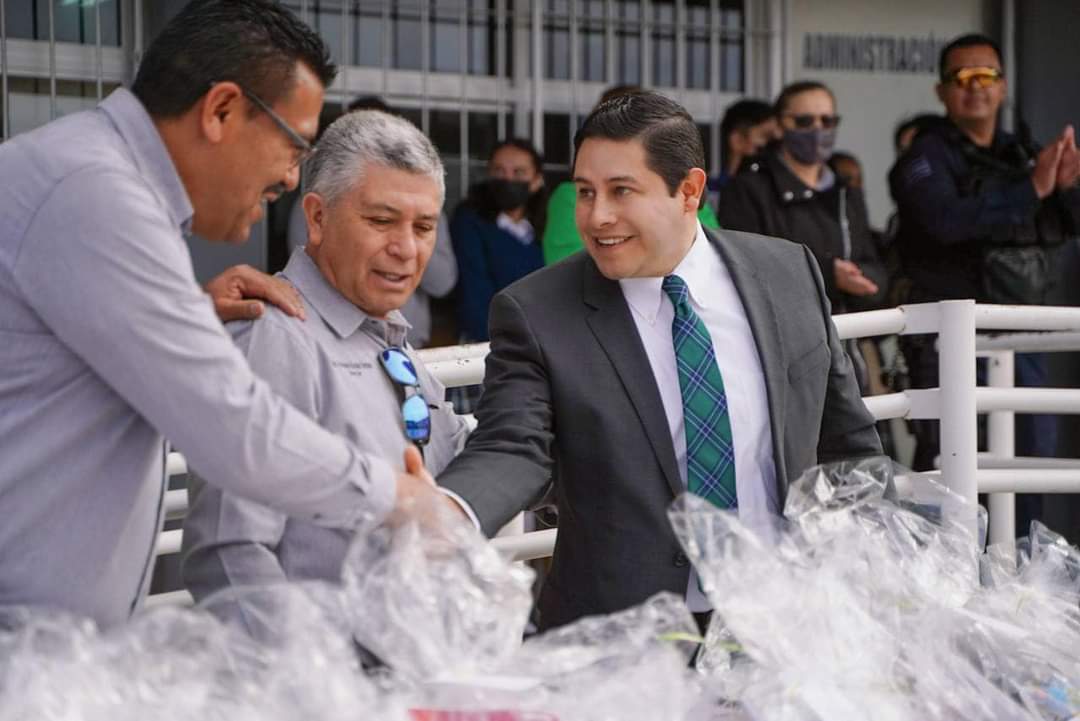 REALIZAN HONORES AL LÁBARO PATRIO EN LA ESCUELA SECUNDARIA TÉCNICA NO.76 “CARLOS FUENTES”
