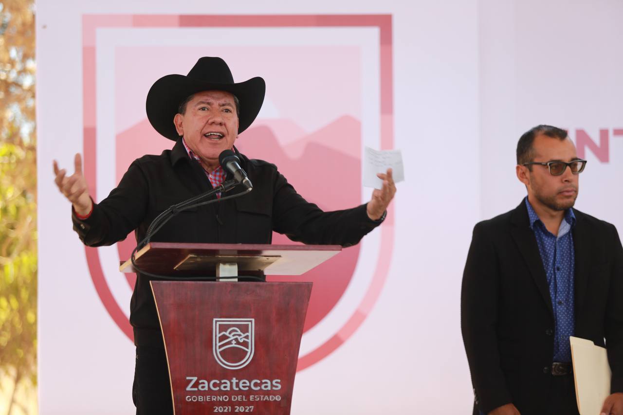 Entrega Gobernador David Monreal apoyos educativos por más de 1.6 mdp en Pánfilo Natera