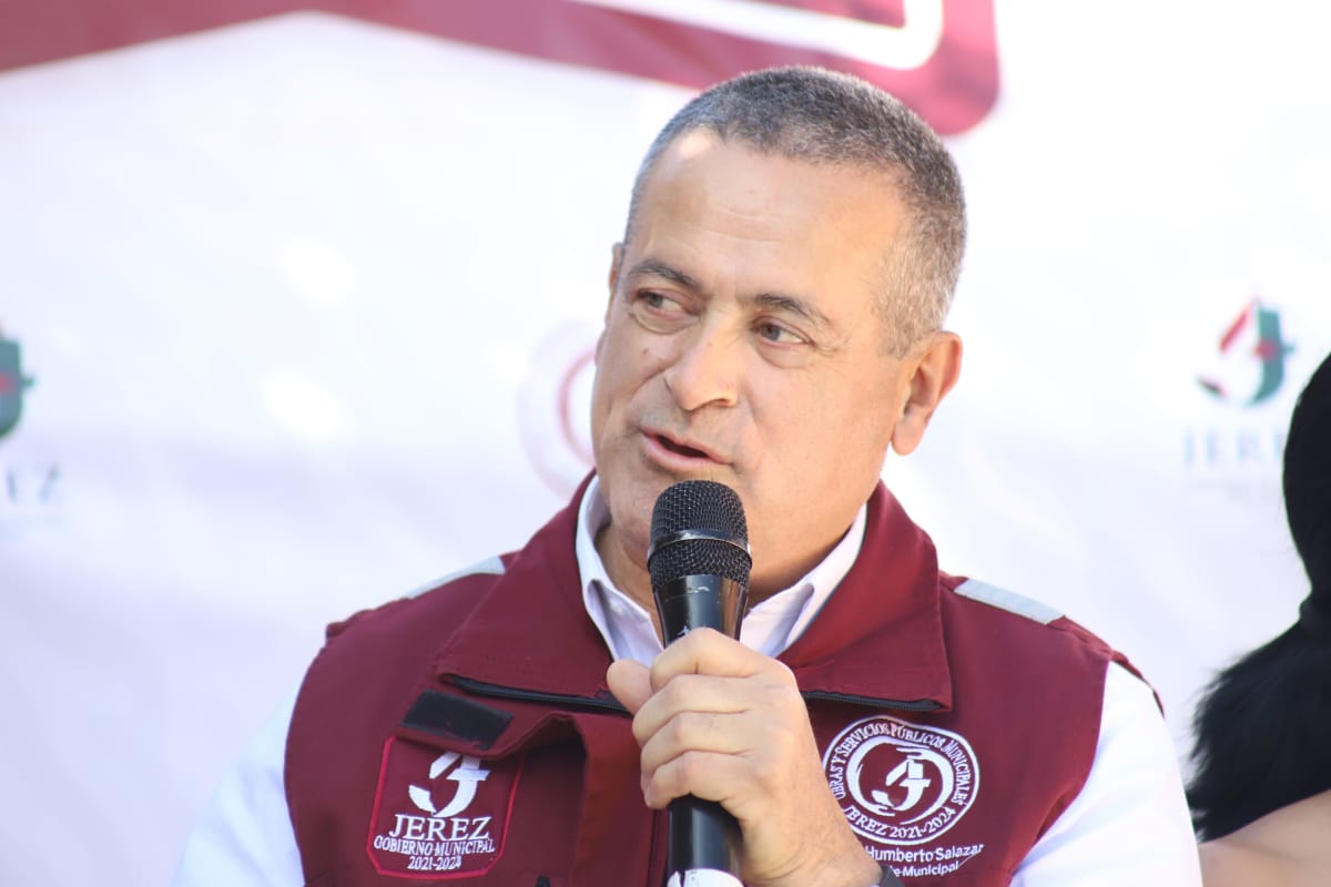 INAUGURÓ EL DOCTOR SALAZAR LA PAVIMENTACIÓN DE LA PROLONGACIÓN GUILLERMO PRIETO EN EL CORTIJO