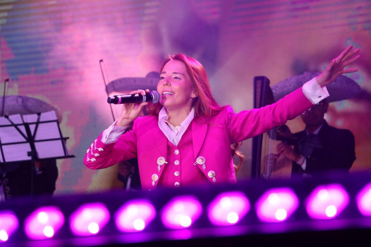 VIBRA FRESNILLO CON MÁGICA
PRESENTACIÓN DE MAJO AGUILAR