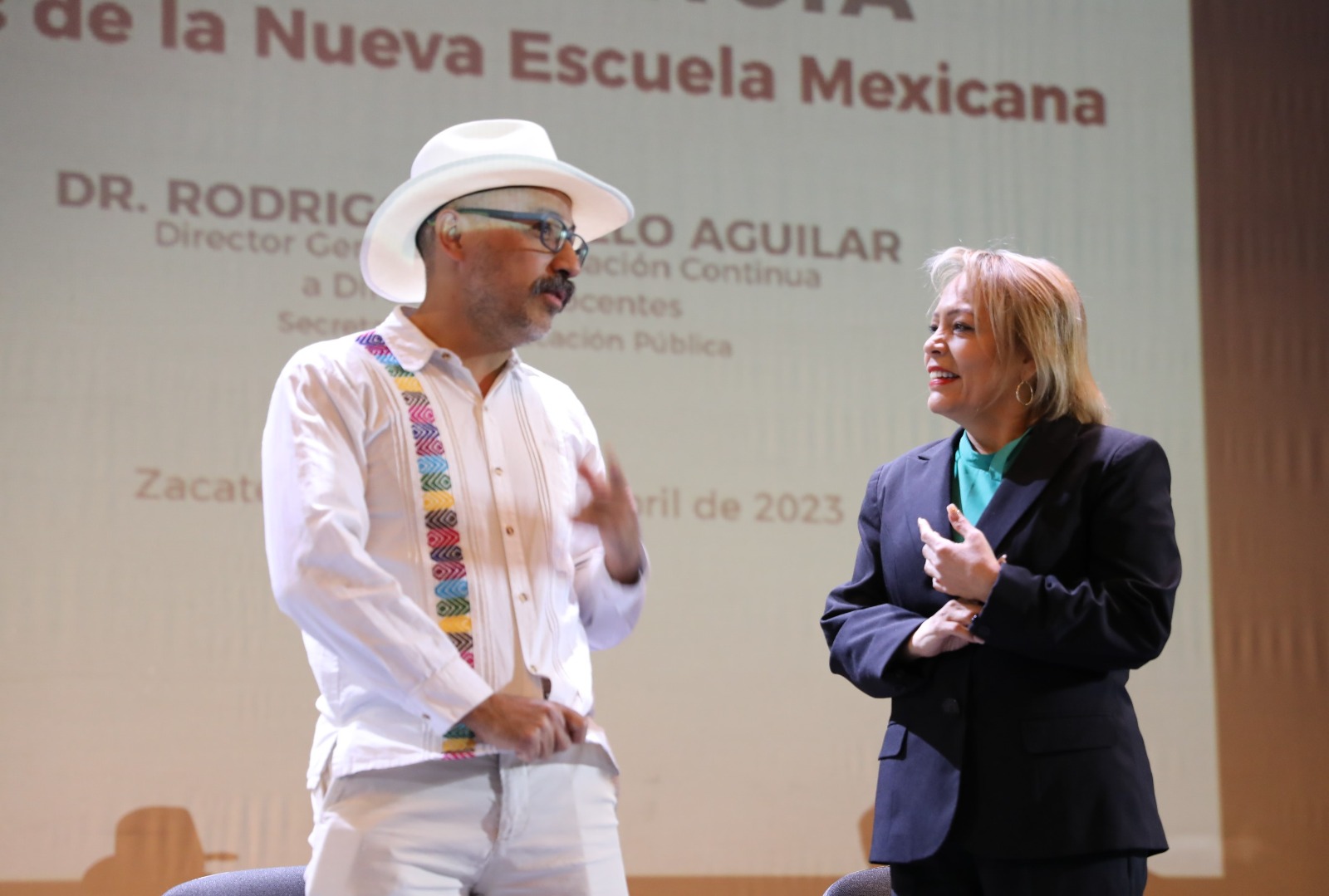 Mil docentes de educación básica fortalecen conocimientos en Nueva Escuela Mexicana