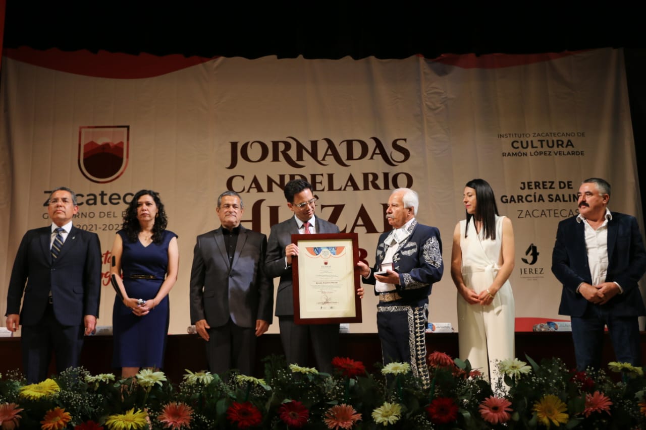 Nicolás Puentes Macías recibe del Gobierno de Zacatecas la XVIII Medalla al Mérito Musical Candelario Huízar 2023