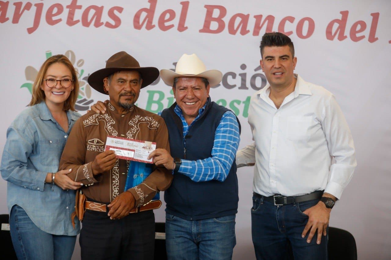Encabeza Gobernador David Monreal Ávila entrega de tarjetas del programa Producción para el Bienestar