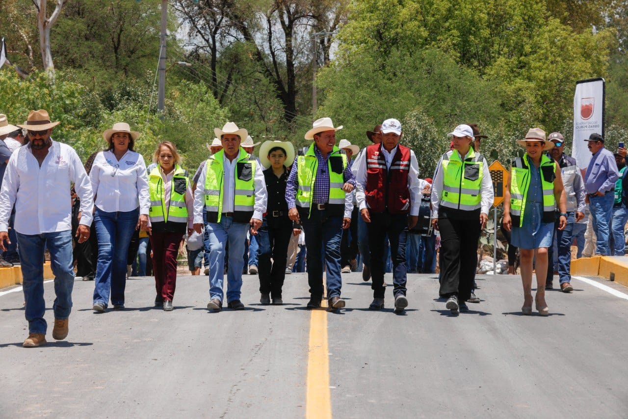 Reconstruye Gobernador David Monreal Ávila el puente vehicular San Antonio-La Troje, en el municipio de Tepetongo