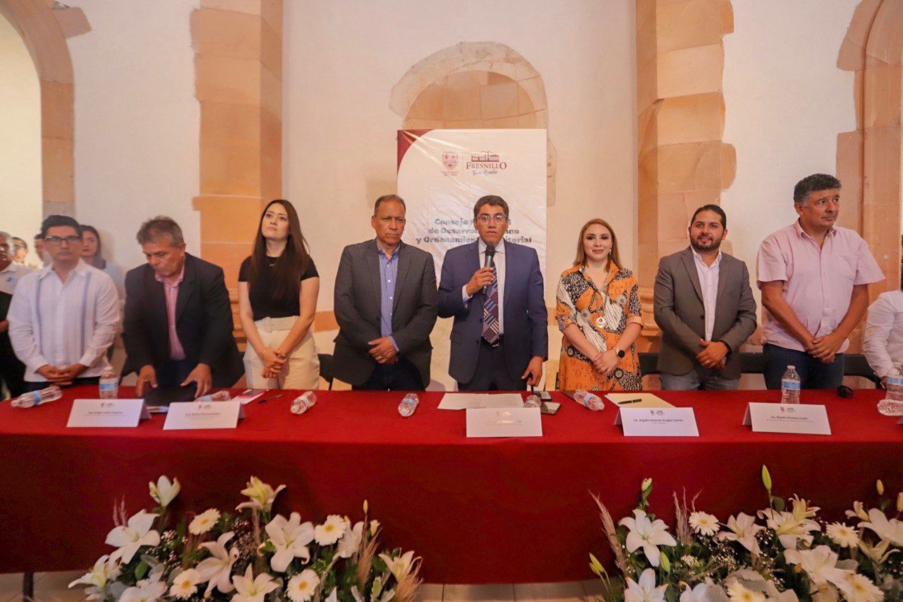 TENDRÁ FRESNILLO UN MEJOR
PLAN MUNICIPAL DE DESARROLLO
