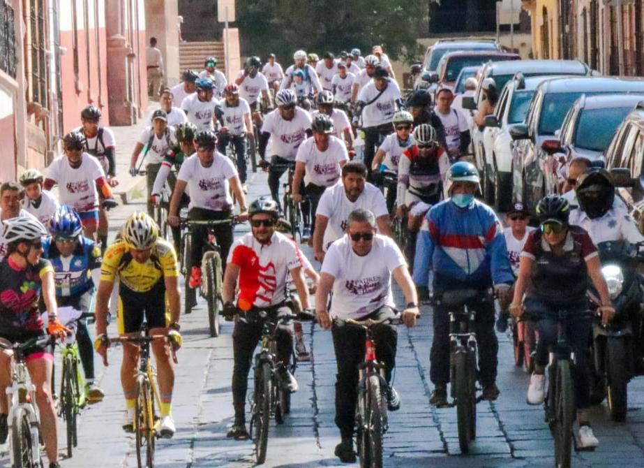 Con emotiva convivencia familiar, festeja SEDIF a padres zacatecanos