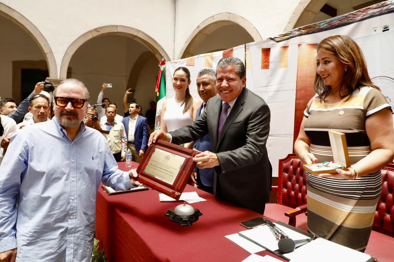 David Monreal reconoce legado de Antonio Aguilar, embajador de Zacatecas en el mundo