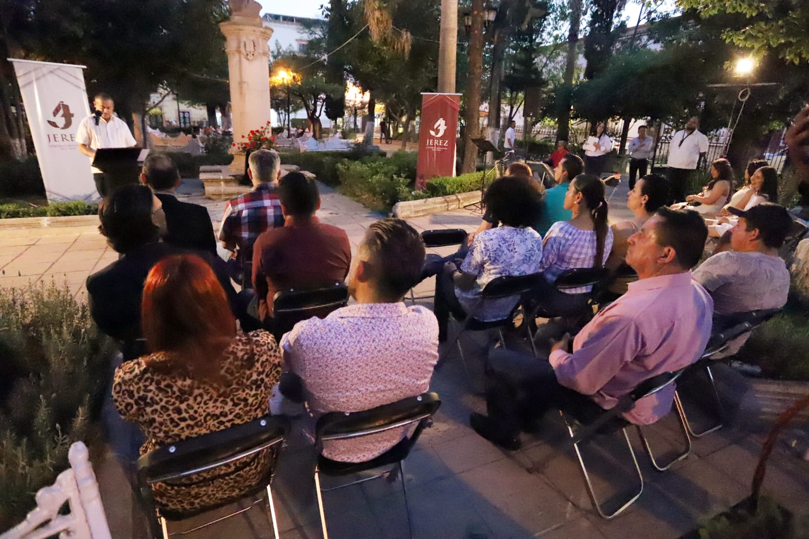 CON LA CEREMONIA DE LAS 33 ROSAS CONCLUYERON LOS JUEGOS FLORALES RLV