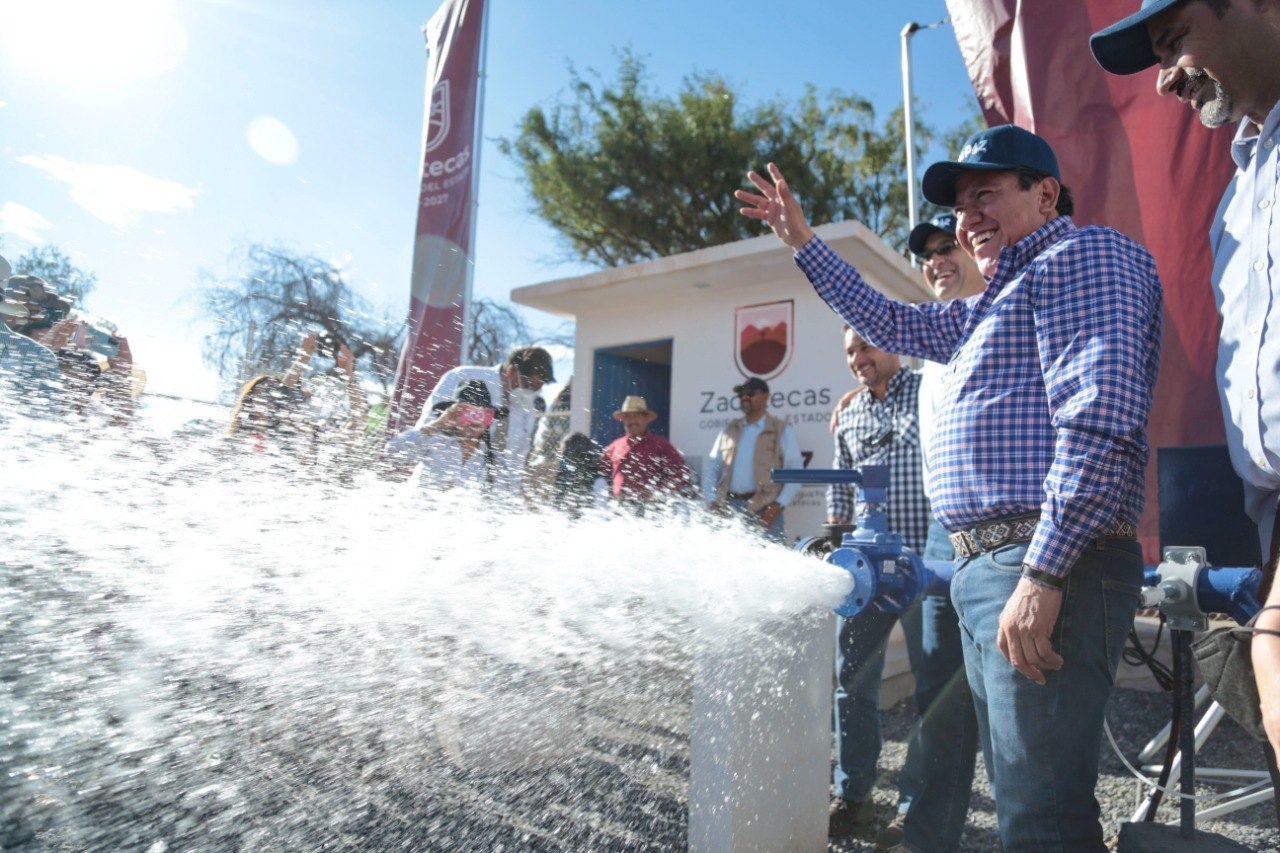 Realizan Gobernador David Monreal y JIAPAZ obras prioritarias para el abasto de agua