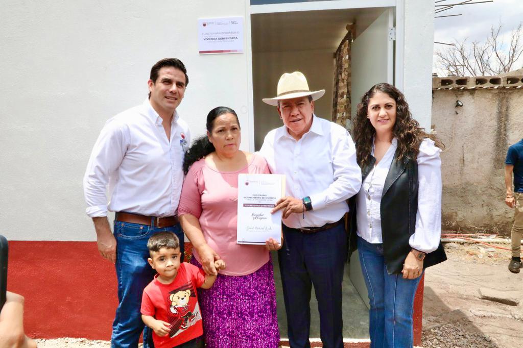 Mejora Gobernador David Monreal las viviendas de 159 familias de San Ramón y La Zacatecana, en Guadalupe
