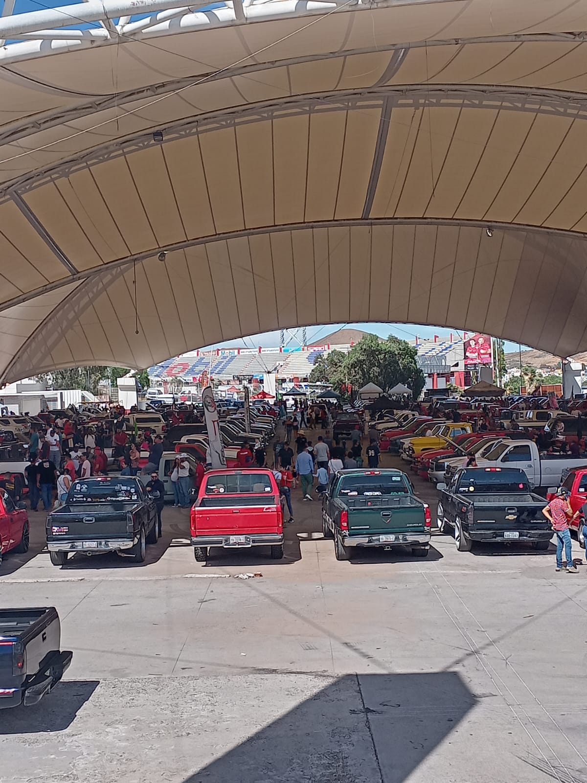 Zacatecas reunió a cientos de aficionados de camionetas modificadas durante el pasado fin de semana