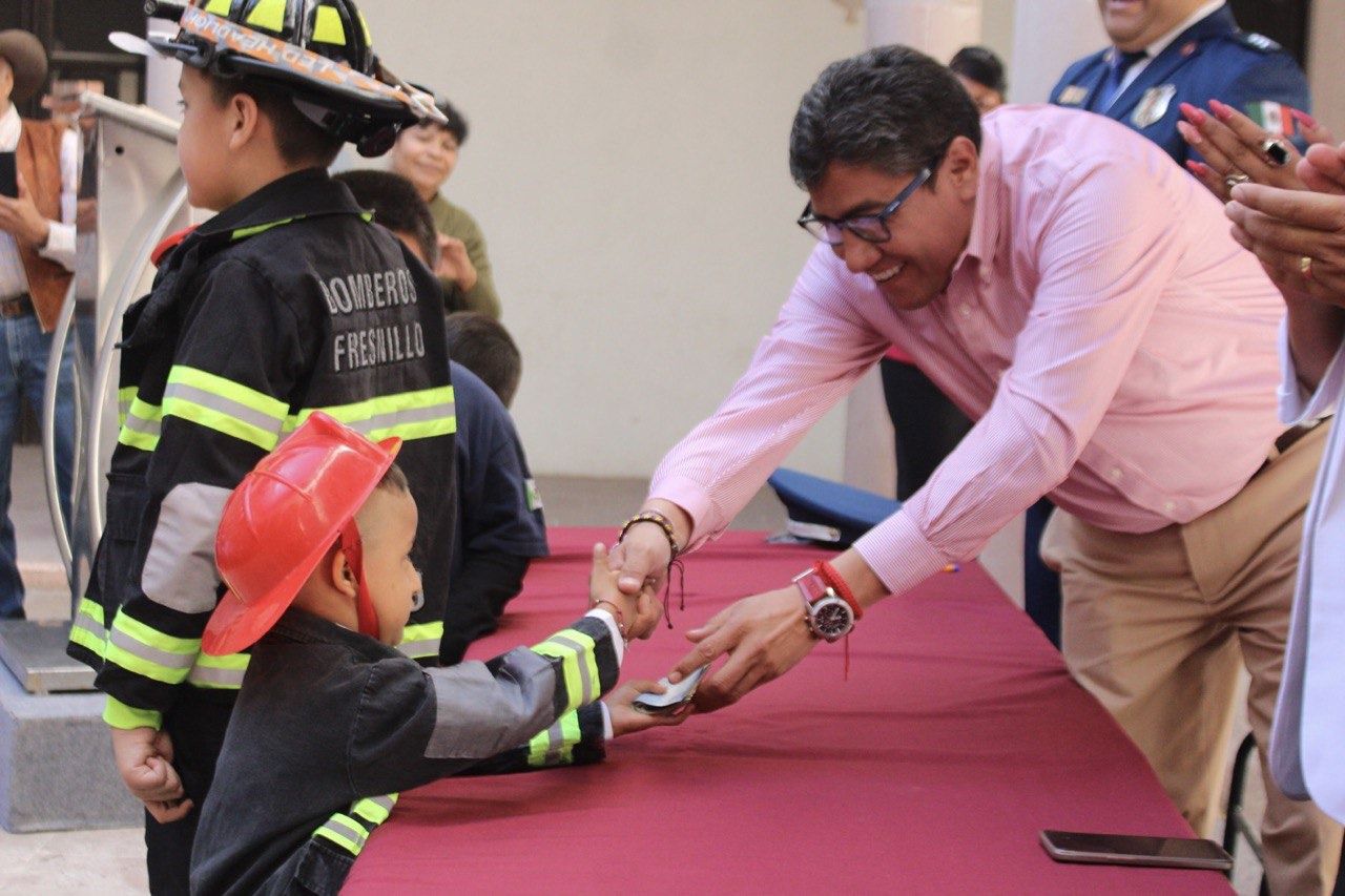 EL TRABAJO DE LOS BOMBEROS
ES RECONOCIDO EN FRESNILLO