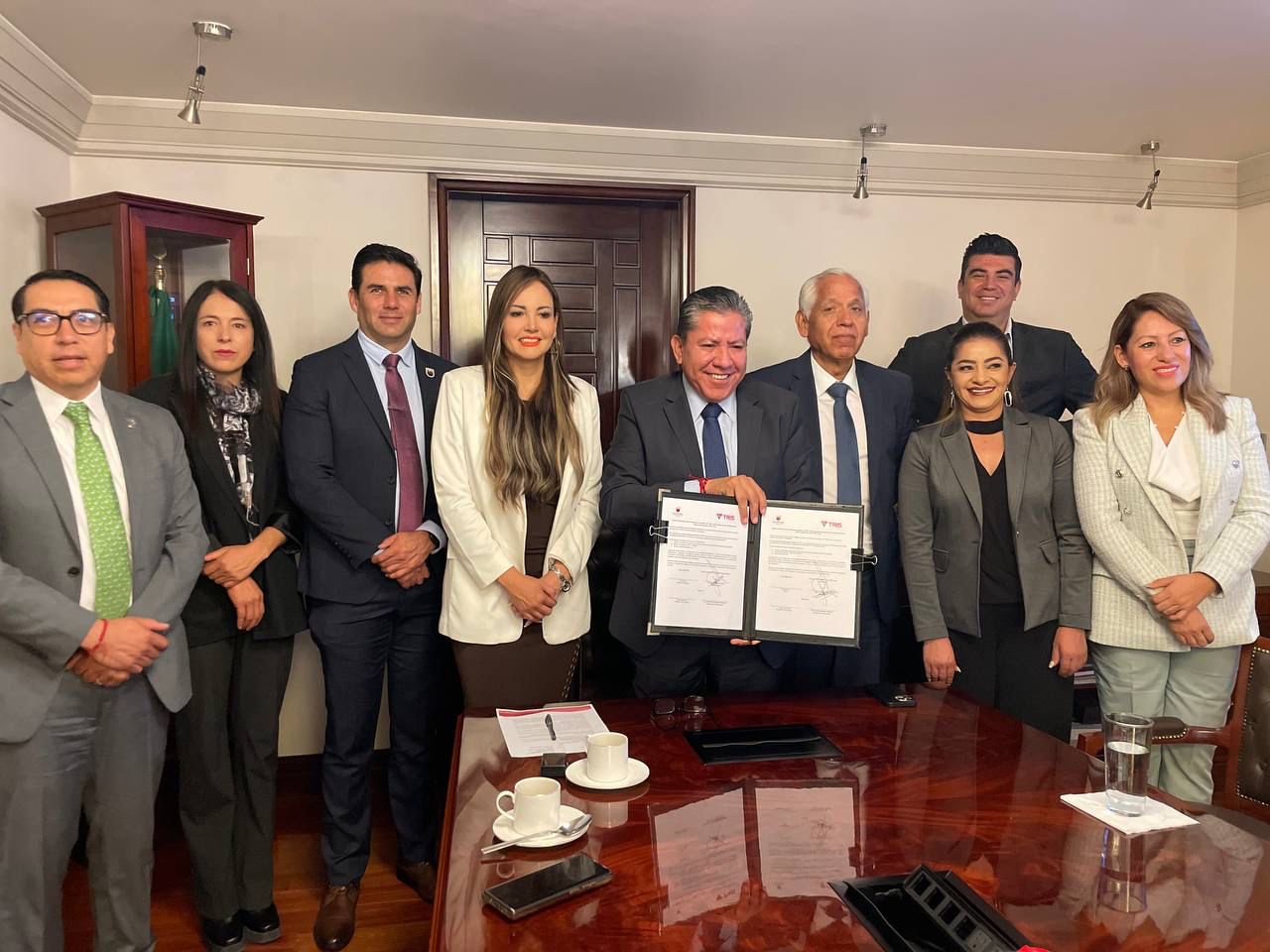 Godezac y TRIS Tubes firman carta de intención de inversión por 320 mdp