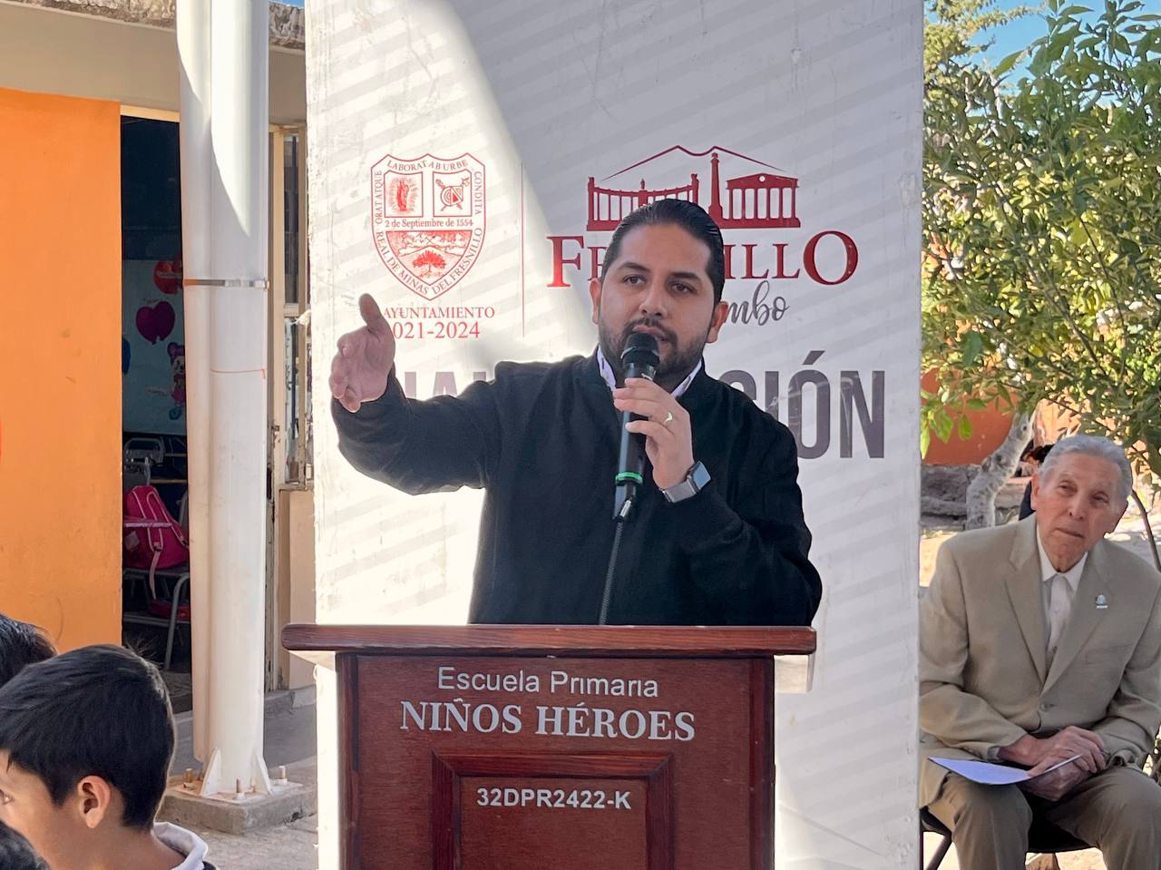 INAUGURAN CANCHA DE PASTO SINTÉTICO EN ESCUELA PRIMARIA