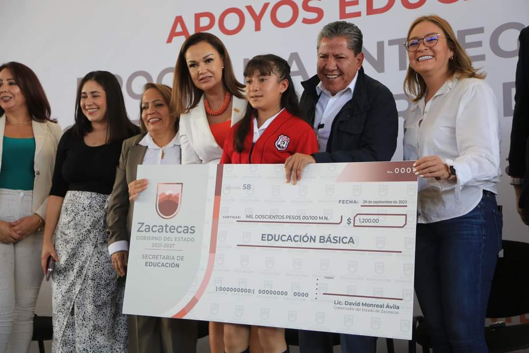 Para robustecer la educación en Zacatecas, se invierten 1 mil 100 mdp en becas y 500 mdp en infraestructura escolar: Gobernador David Monreal