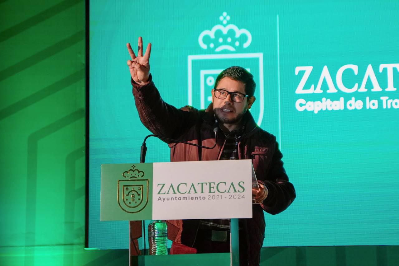 DA INICIO JORGE MIRANDA AL PROGRAMA “CAPITAL ILUMINADA” EN EL CENTRO HISTÓRICO