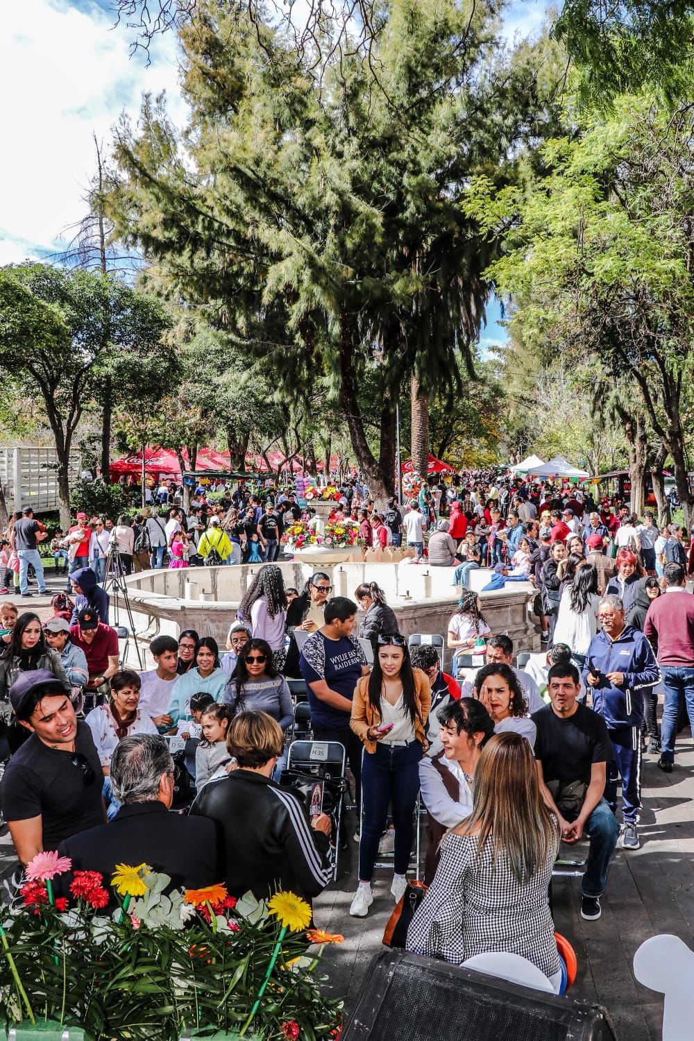 Exitosa celebración de la Verbena Revolucionaria, miles de personas acuden a la Alameda
