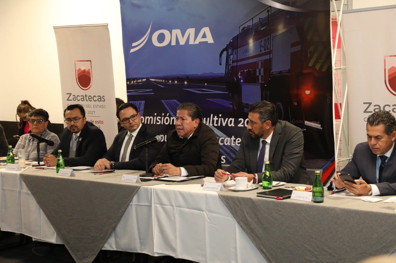 Impulsa Gobernador David Monreal conectividad para fortalecer el turismo