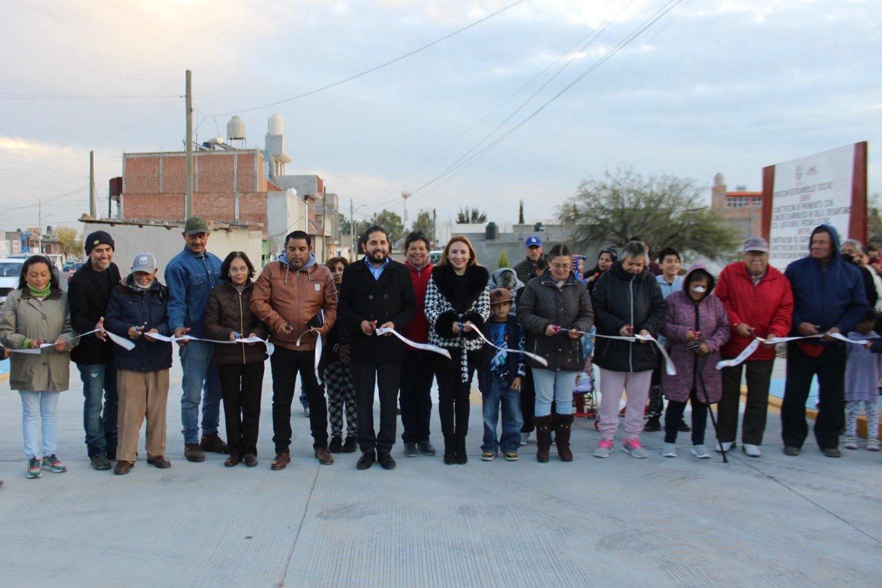 PAVIMENTAN CALLE CRISANTEMOS