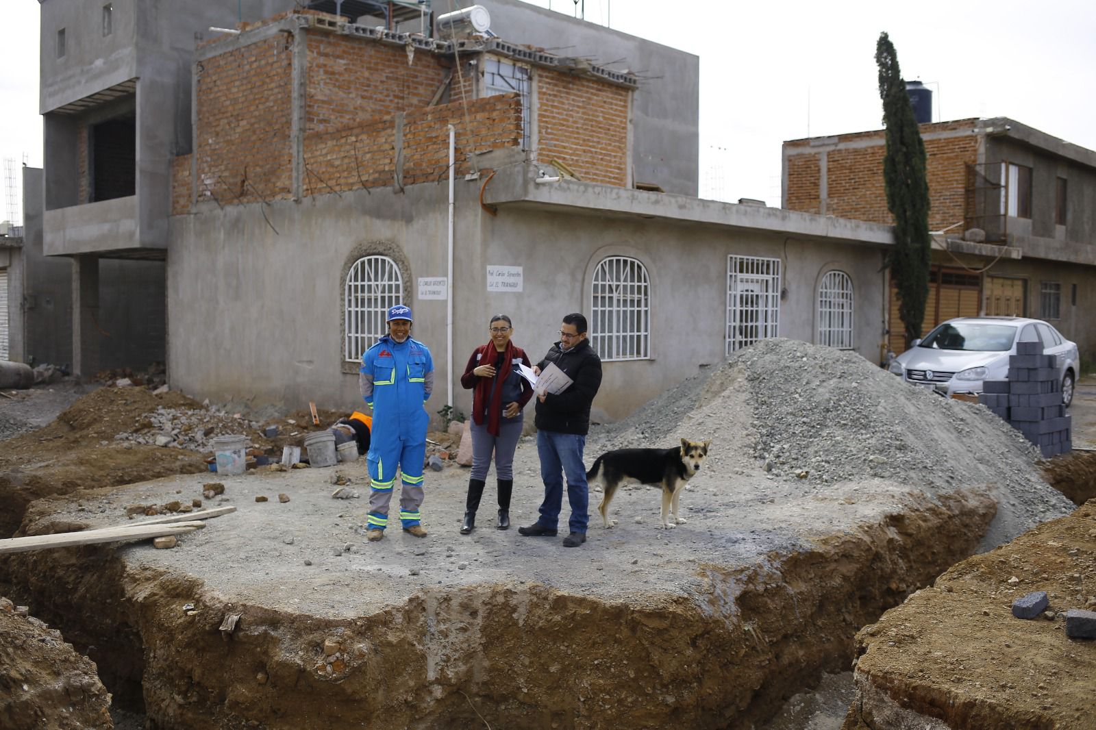 En Colonia El Triángulo Amplía Gobierno de Pepe Saldívar redes de agua y drenaje