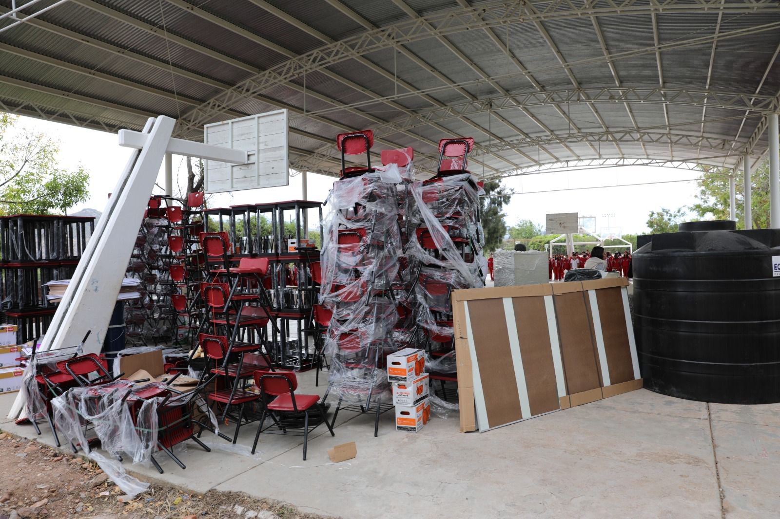 Benefician con mobiliario y equipamiento a casi 4 mil estudiantes del sur de Zacatecas