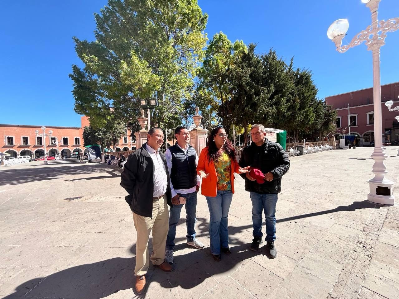 GOBIERNO DE FRESNILLO
REHABILITA JARDÍN MADERO
