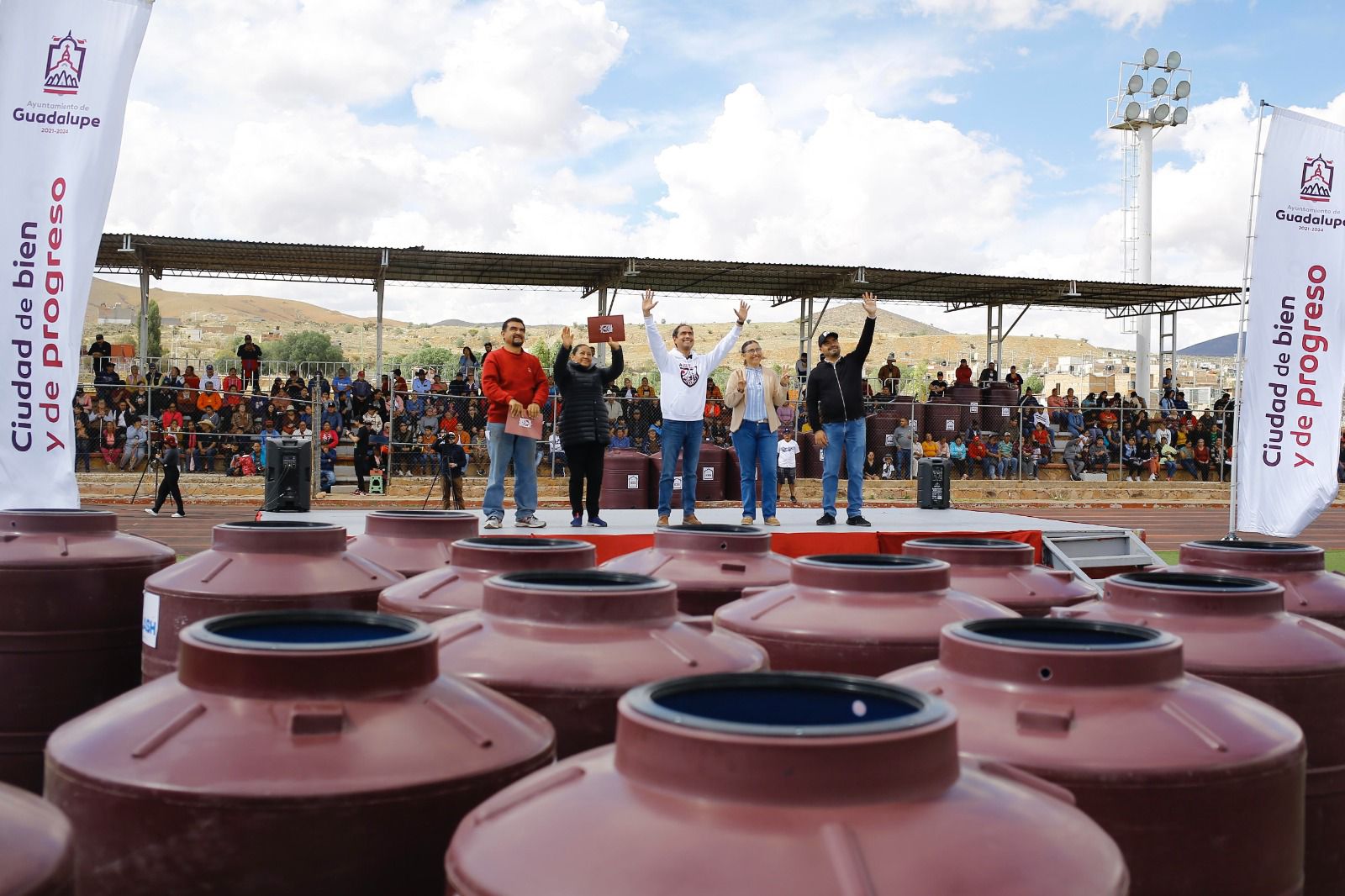 Beneficia Pepe Saldívar a 650 familias guadalupenses con depósitos de agua