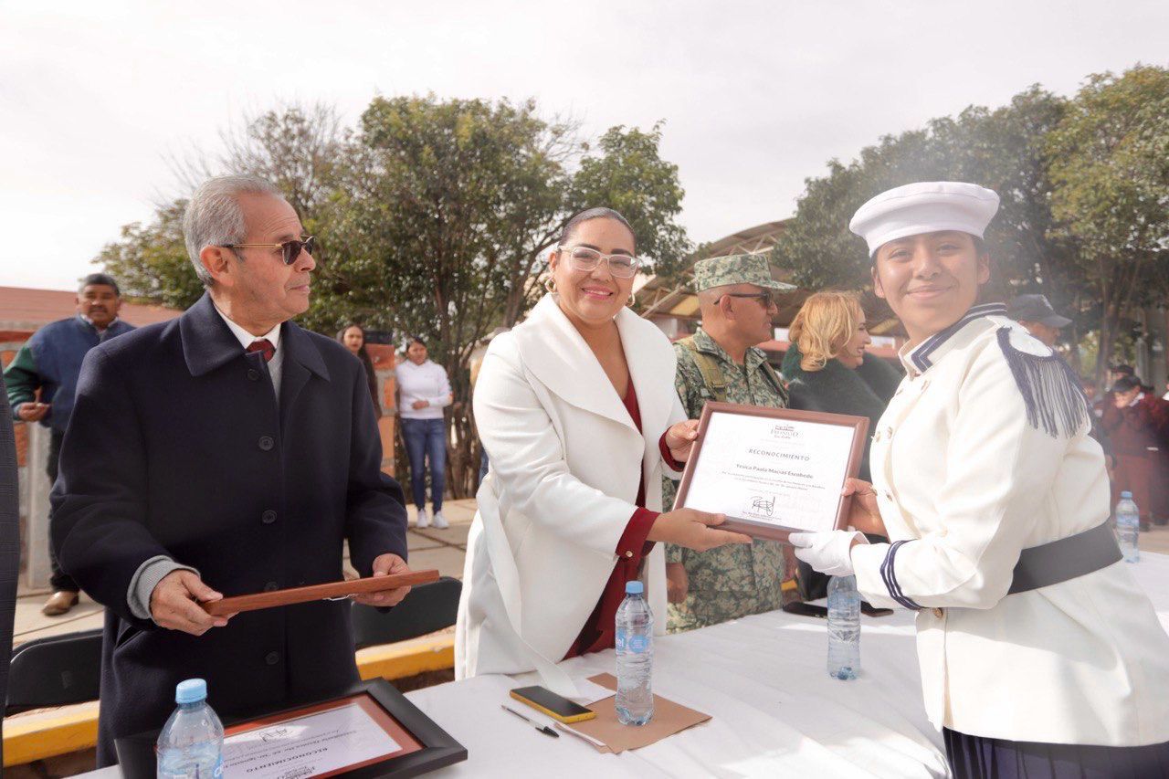 PRESIDENTA DE FRESNILLO VISITA
A SECUNDARIA TÉCNICA 66