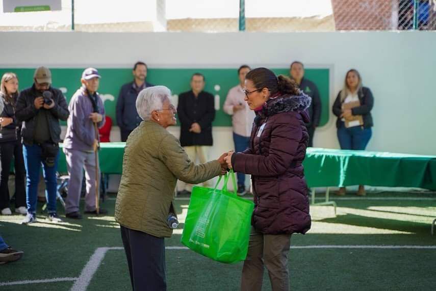 ACERCA JORGE MIRANDA EL PROGRAMA “MENOS ESCRITORIO, MÁS TERRITORIO” A LA COLONIA H. AYUNTAMIENTO
