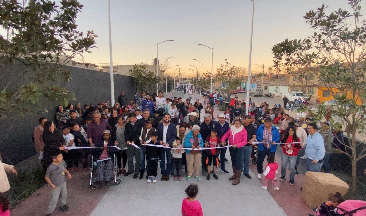 Rita Rocío Quiñones de Luna inauguró un parque público en la colonia Sector Popular