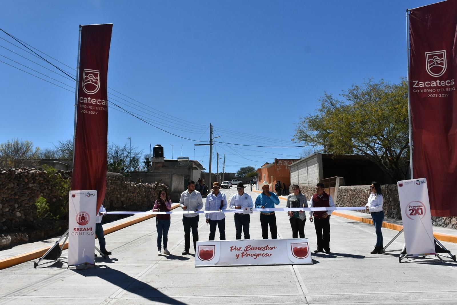 Gobierno de Zacatecas, Ayuntamiento de Villanueva y paisanos entregan obras del Programa 2×1 para Migrantes