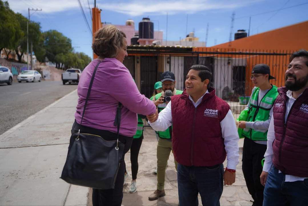 CONTINÚA JORGE MIRANDA CERCA A LAS FAMILIAS CAPITALINAS CON JORNADA DE TOQUE DE PUERTAS
