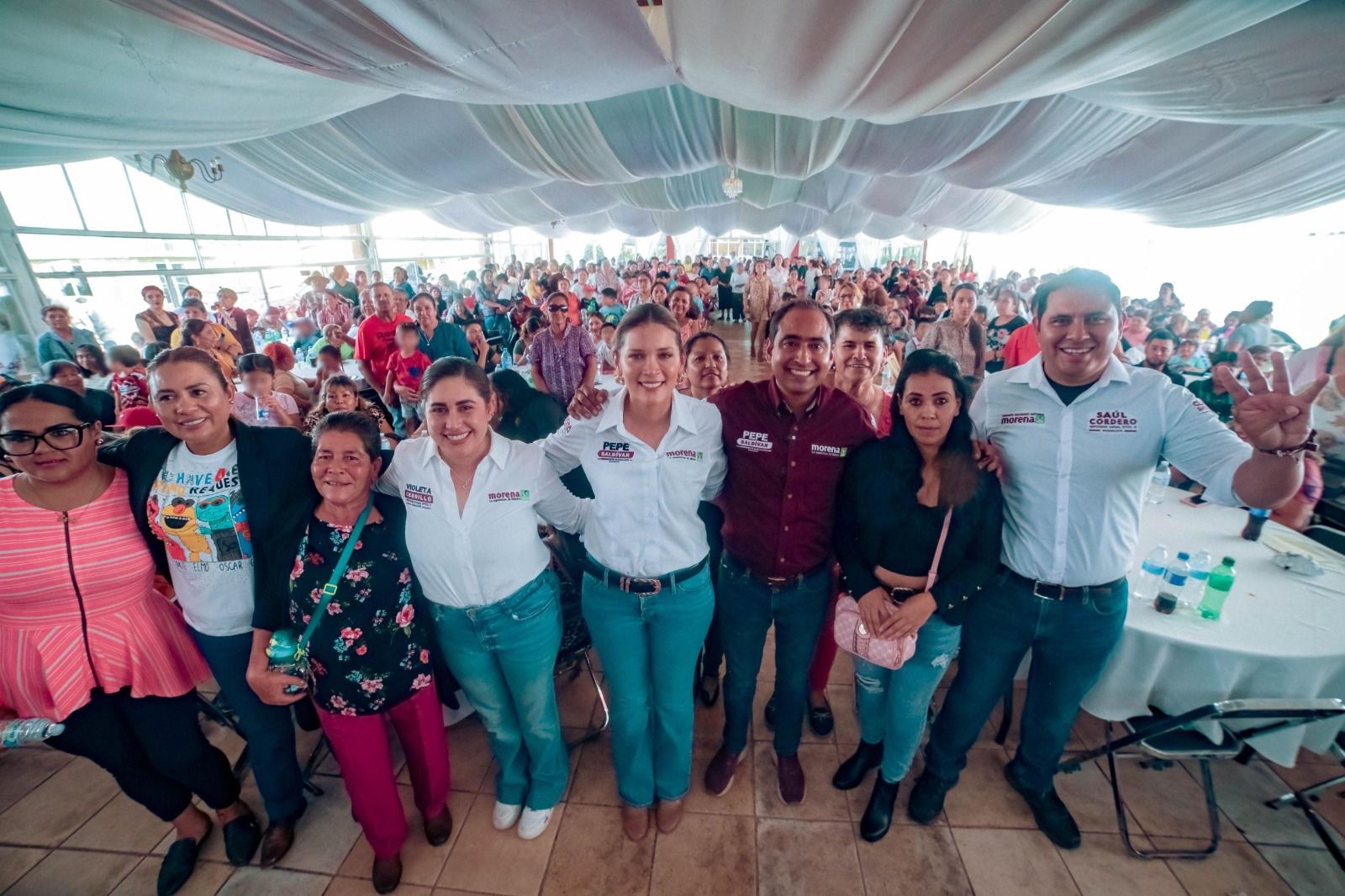 Pepe Saldívar festeja y reconoce a madres guadalupenses