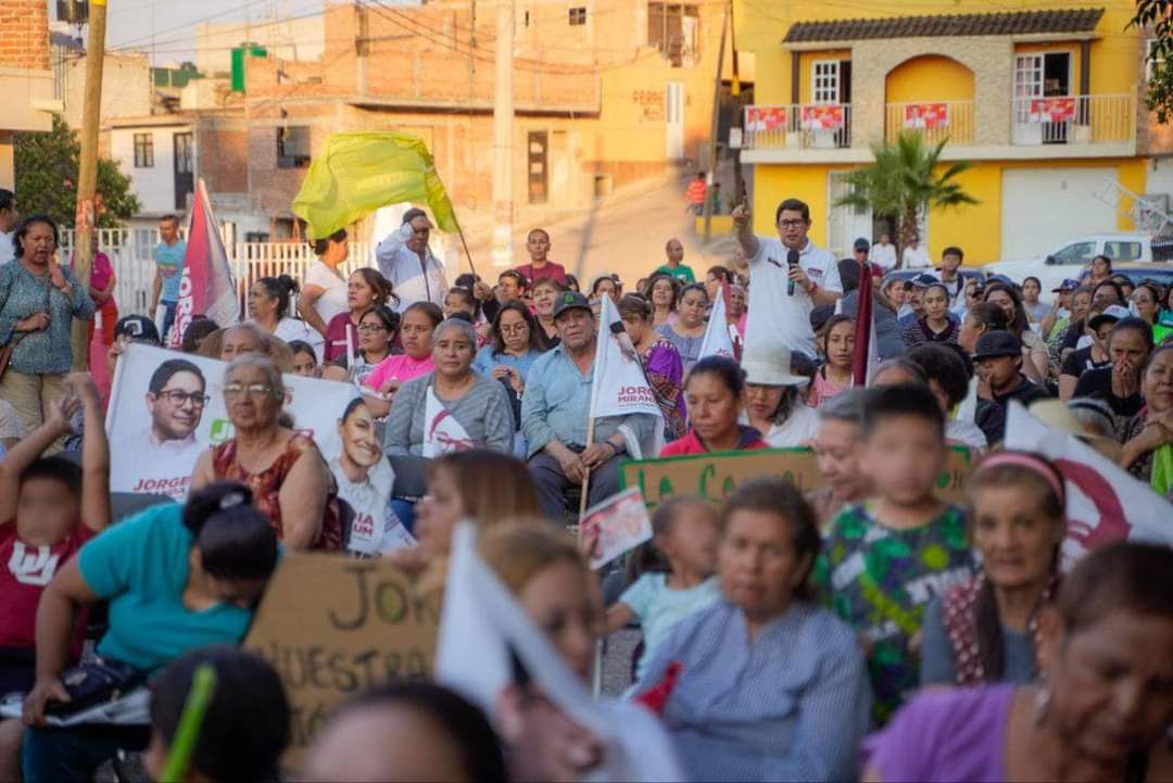 AGRADECE EL POLÍGONO OCHO A JORGE MIRANDA POR SER PARTE DEL PUEBLO
