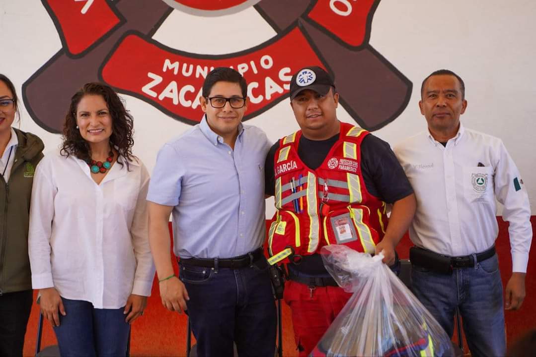 EQUIPA JORGE MIRANDA AL PERSONAL DE PROTECCIÓN CIVIL Y BOMBEROS DE LA CAPITAL.