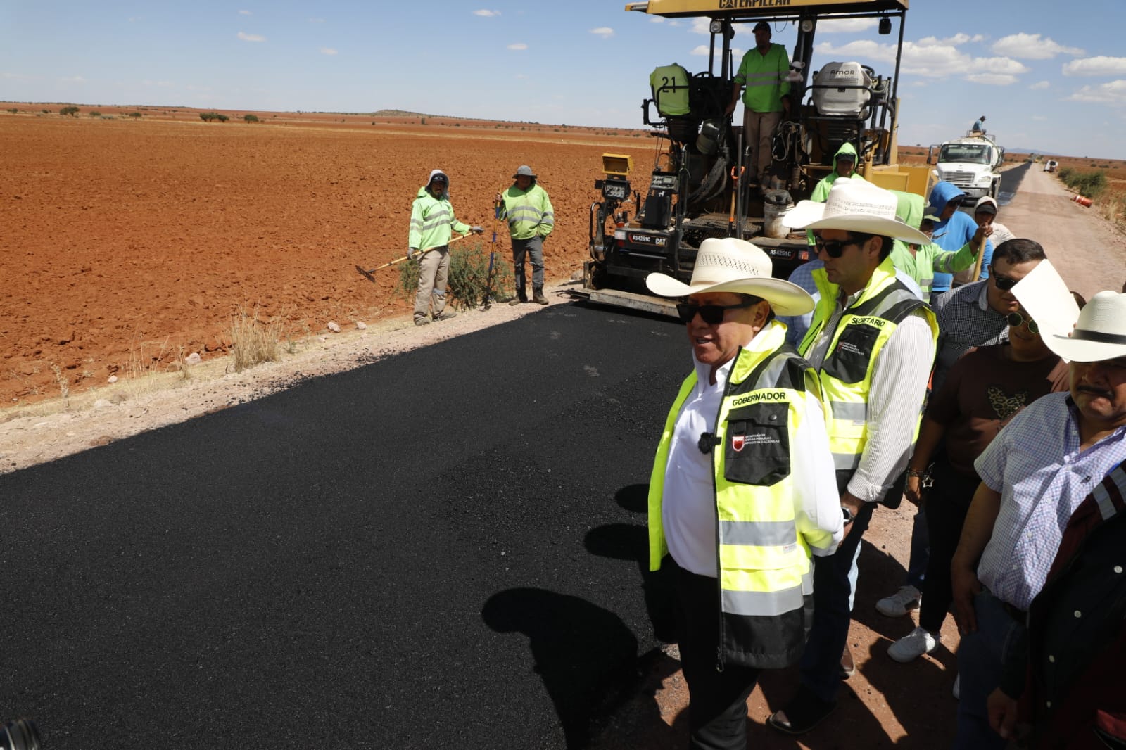 Rehabilita Gobernador David Monreal tramos carreteros de Río Grande