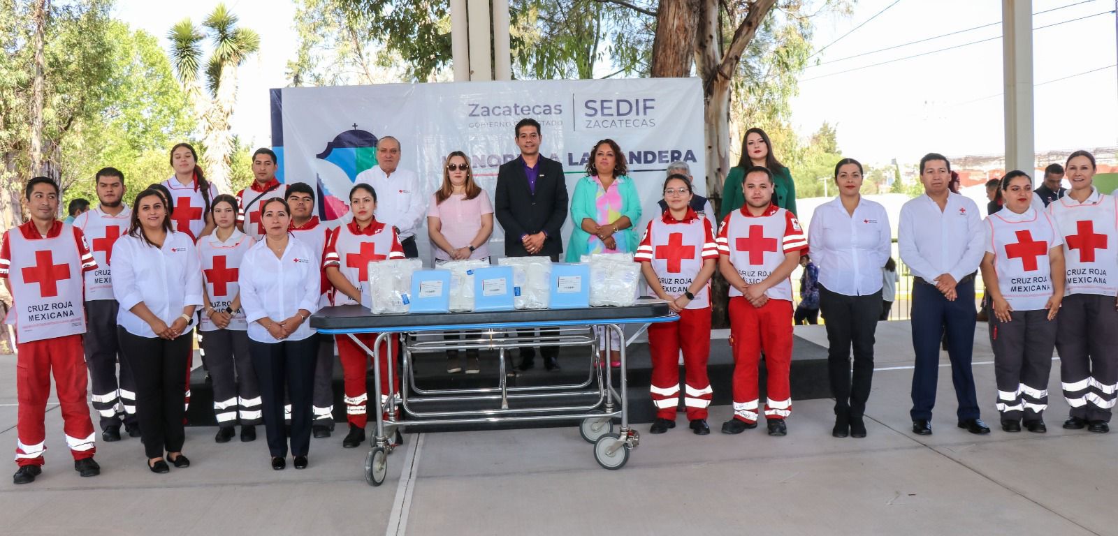 Otorga SEDIF donativo de implementos médicos a la Cruz Roja Mexicana 