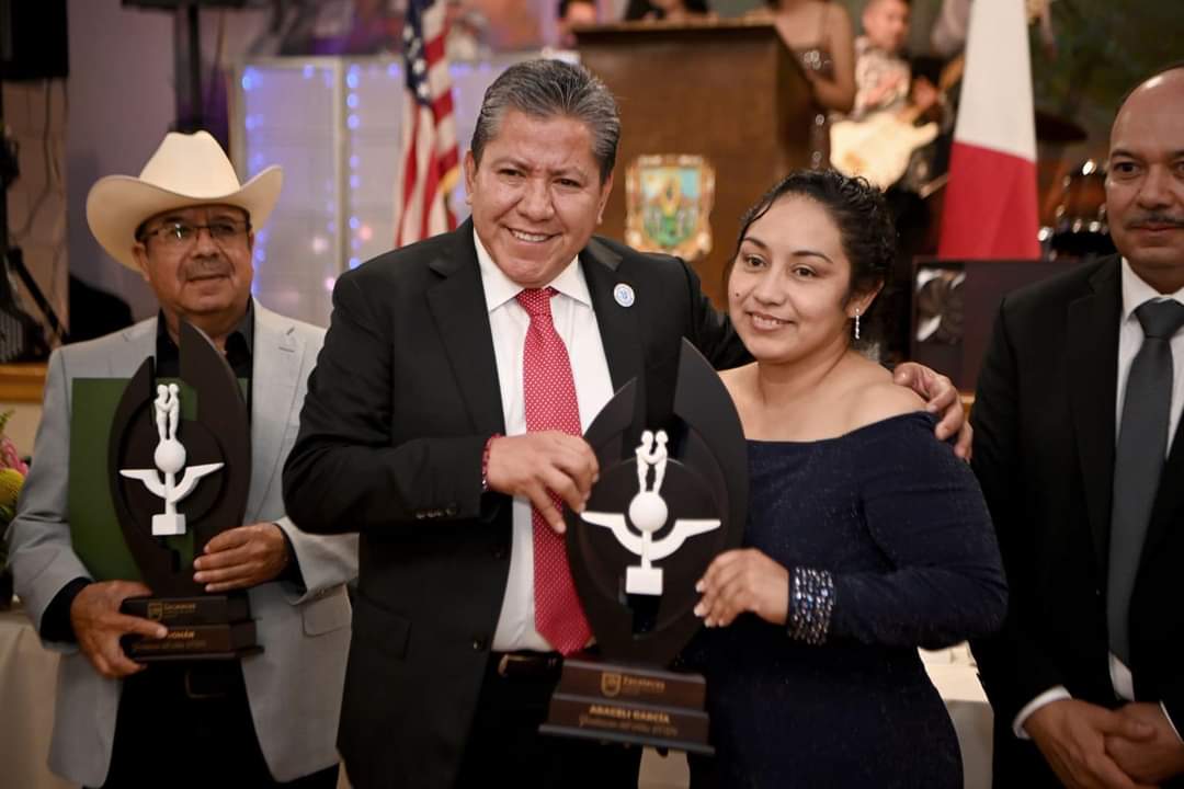 Celebra Gobernador David Monreal aniversario 29 de la Federación de Clubes Unidos Zacatecanos en Illinois