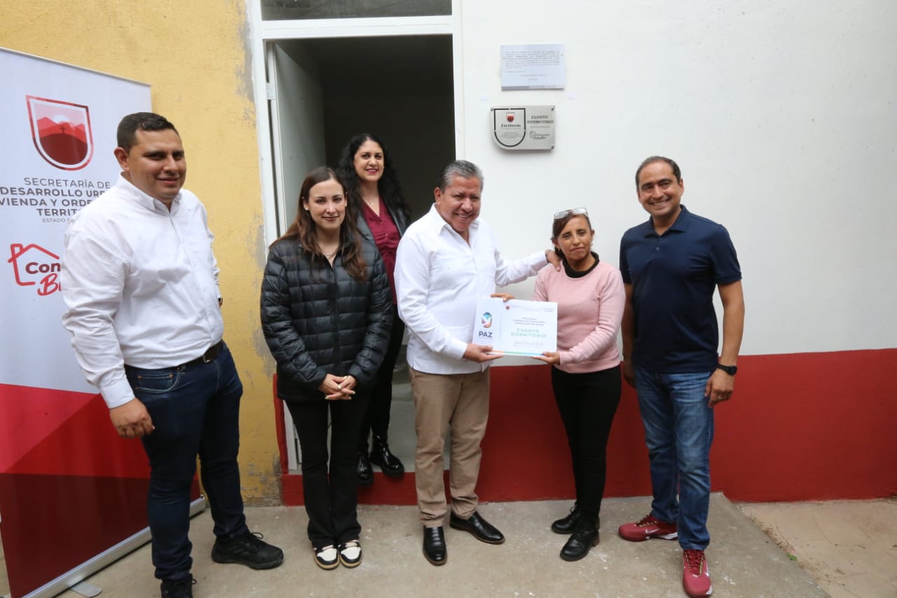 Para bienestar de familias guadalupenses, entrega Gobernador David Monreal cuartos dormitorio