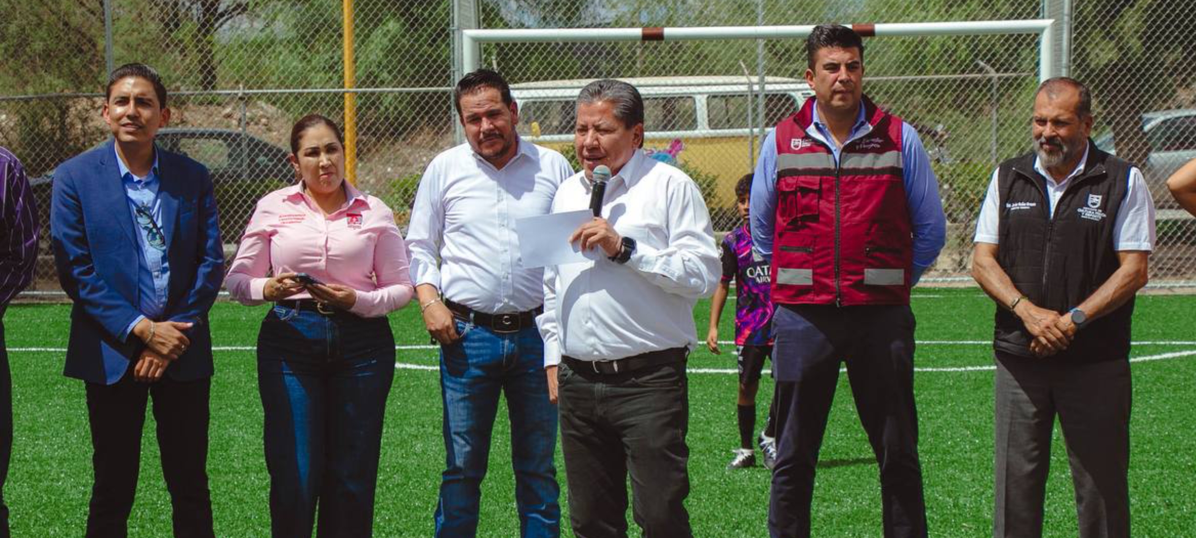 Inaugura Gobernador David Monreal modernización de cancha de futbol y sanitarios en la Unidad Deportiva de Ojocaliente