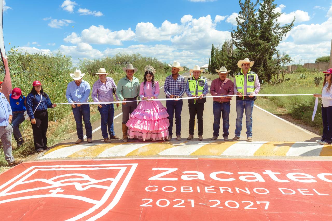 Continúa Gobernador David Monreal el Programa de Rescate Carretero; inaugura vialidad en Colonia Progreso, Río Grande