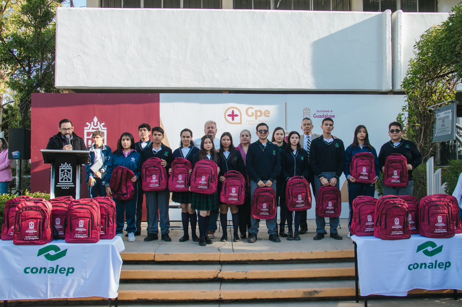 Con entrega de Mochilas del Bienestar Refrenda el Ayuntamiento de Guadalupe su compromiso con la educación