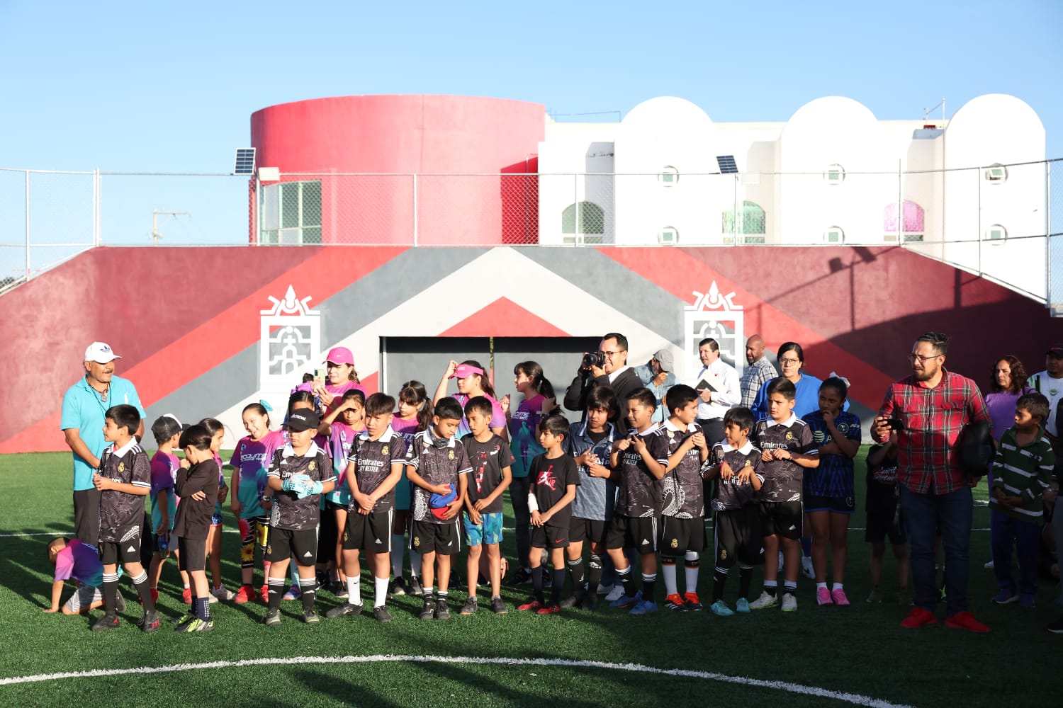 Con rehabilitación de la Unidad Deportiva de ZóquiteCumplen Gobernador David Monreal y el Presidente Municipal Pepe Saldívar con el deporte en Guadalupe