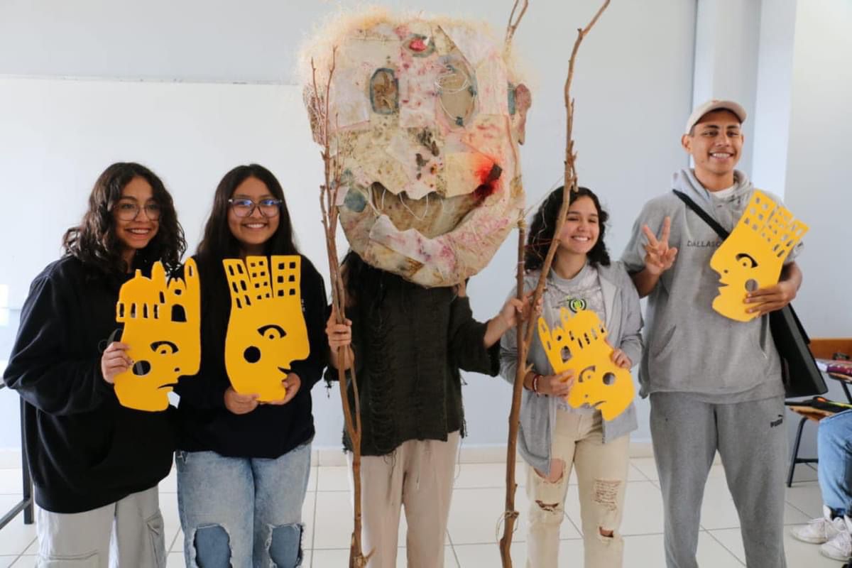 Promueve IZC 21 Festival Internacional de Teatro de Calle 2024 en instituciones educativas