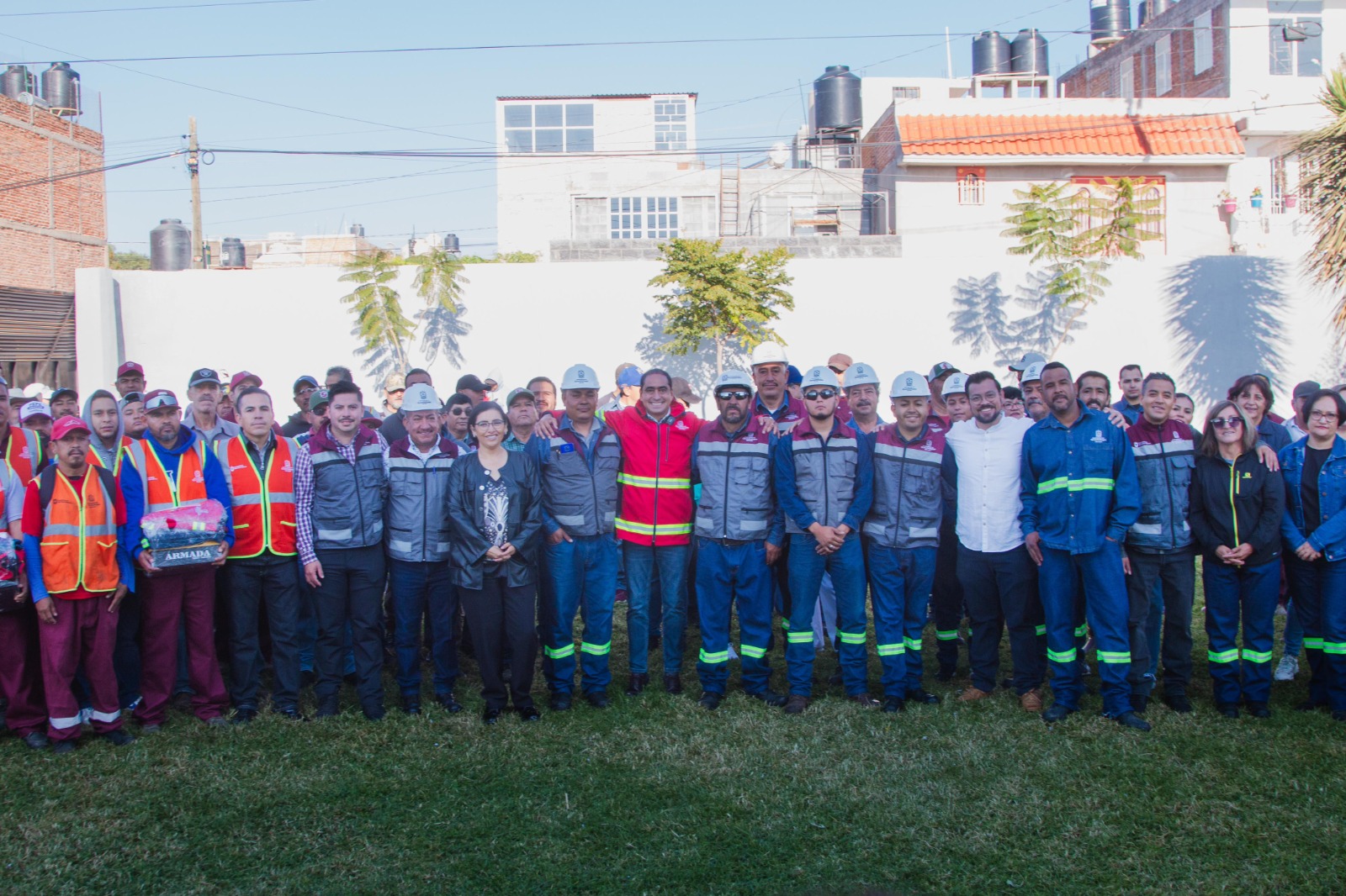 Con entrega de uniformes refrenda Ayuntamiento de Guadalupe Su compromiso con el personal de Servicios Públicos