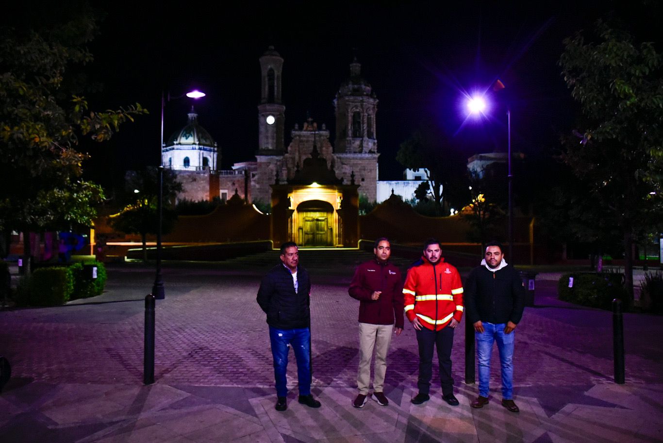 Se ilumina de rosa el Jardín Juárez En el marco del día mundial de la Lucha contra el cáncer de mama