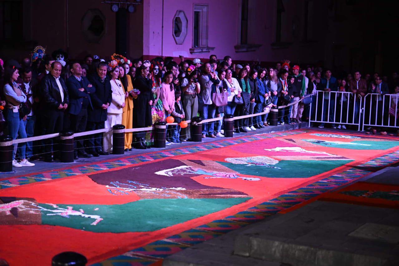 Con relato visual mexica y canto cardenche, recuerda IZC la importancia de las tradiciones de Día de Muertos